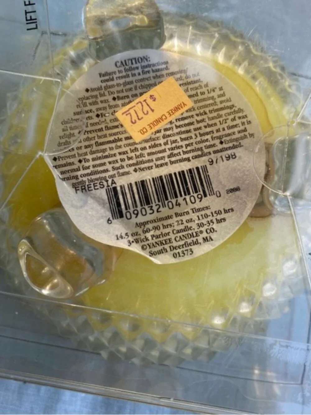 NWT NOS vintage Yankee Candle freesia 12.2 oz 3 wick pedestal parlor candle